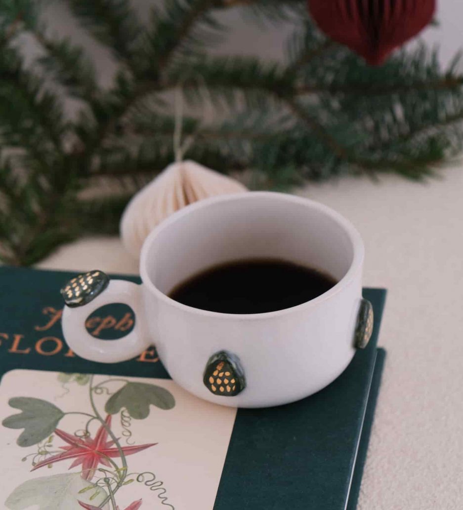 Cupressus Kulplu Altın Yaldızlı Seramik Bardak Hediye Mug
