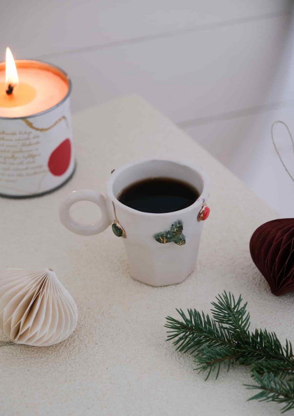Ruscus Kulplu Altın Yaldızlı Seramik Bardak Hediye Mug